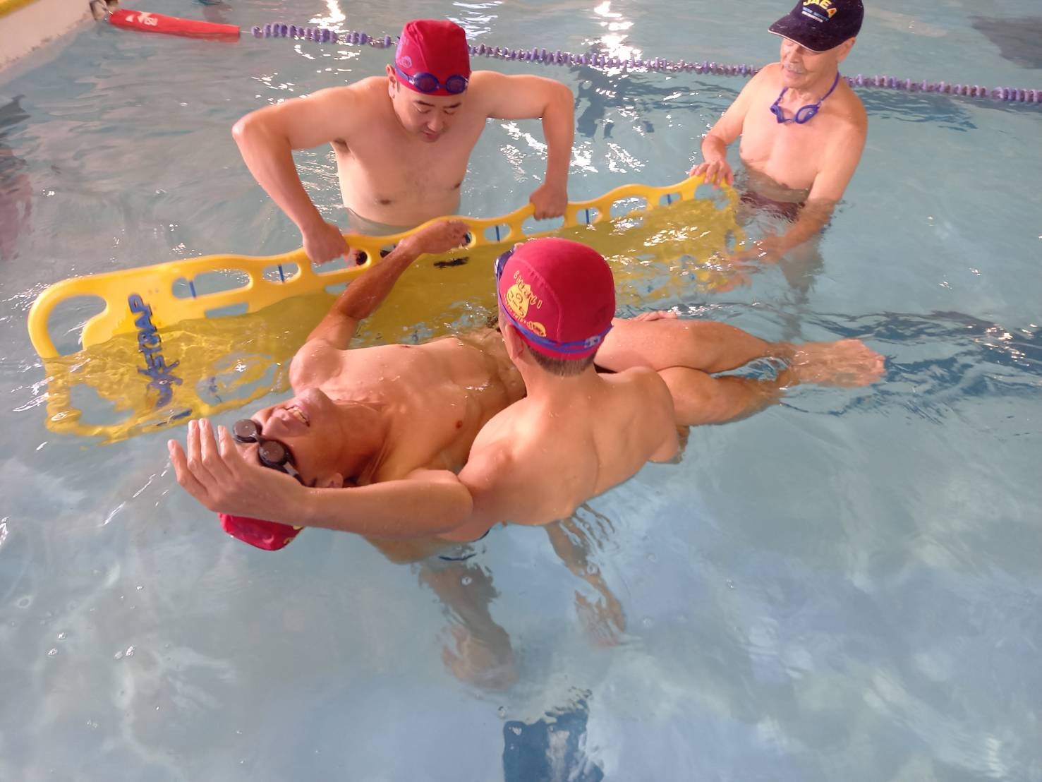 プール安全管理のための従業員研修実施