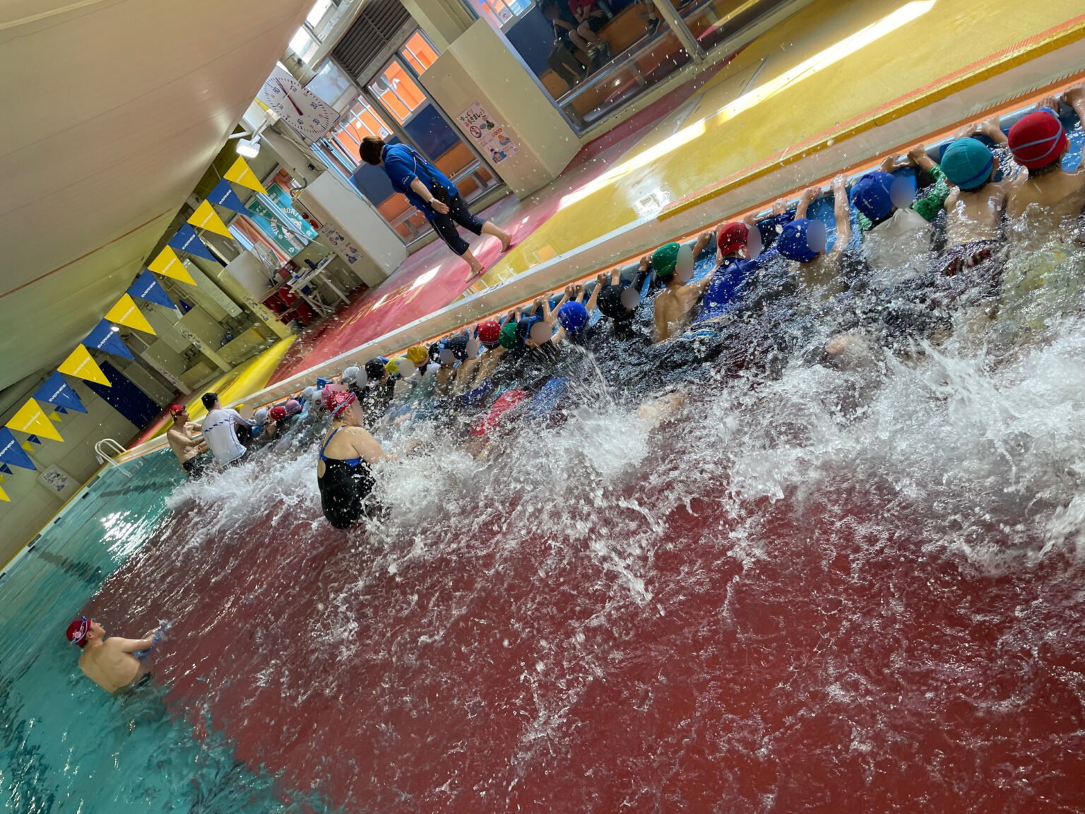 伊勢原市立比々多小学校水泳授業が始まっています