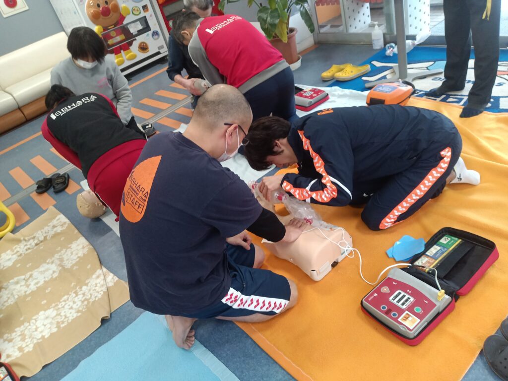 プール安全管理のための従業員研修実施